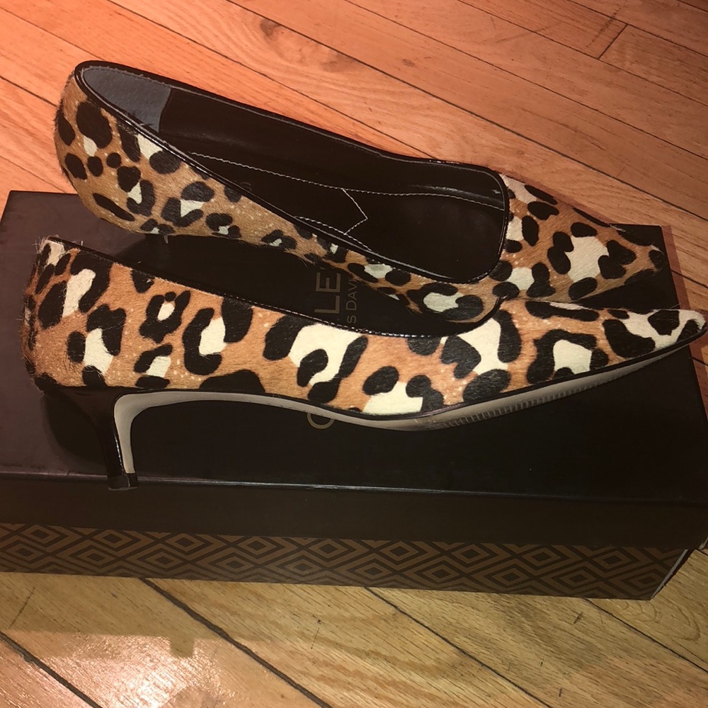 leopard print Charles by Charles David 8 pony fur kitten heel